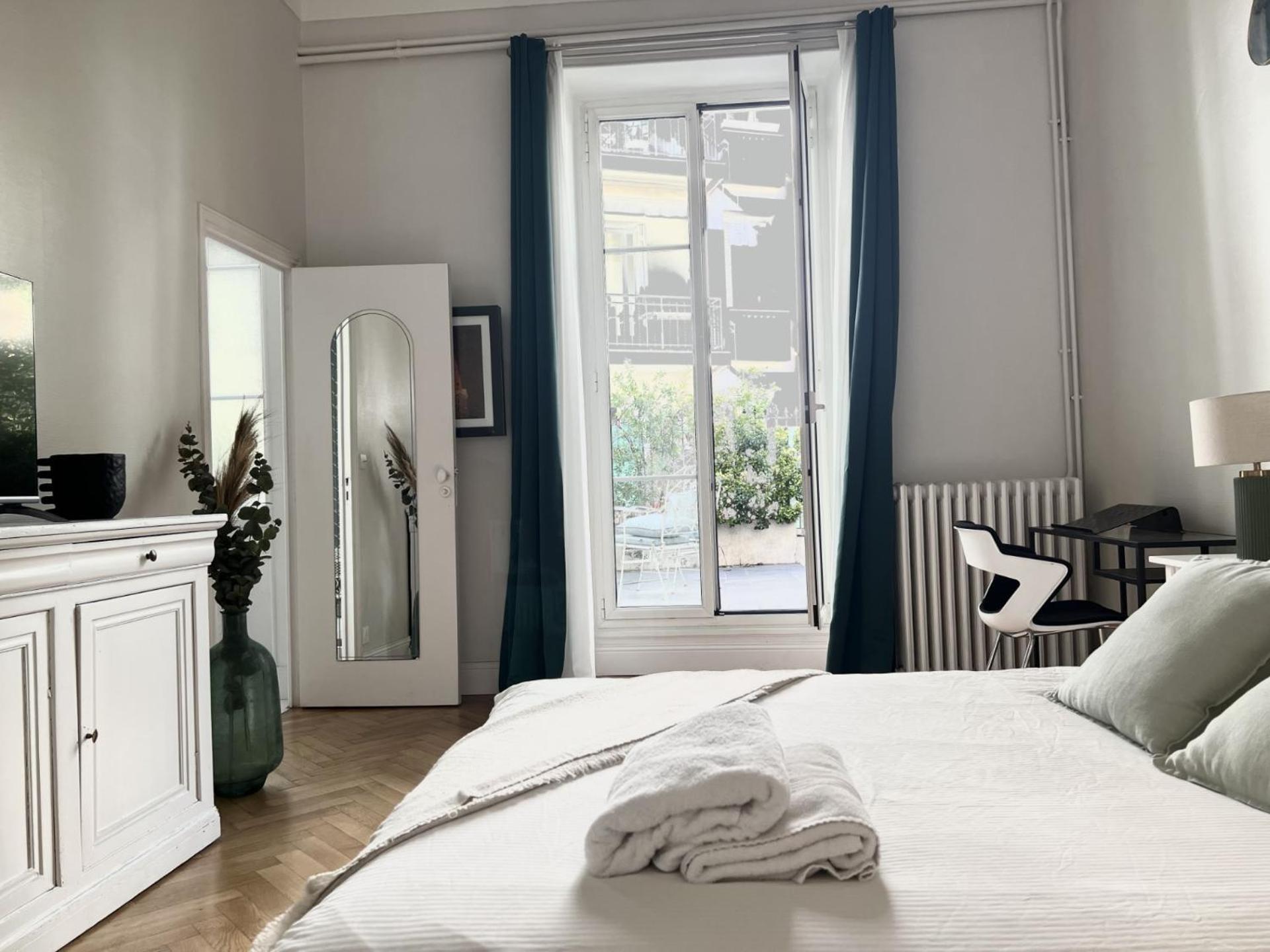 Superbe Appartement De 105 M2, Hyper Centre Avec Terrasse, Parking, A 5 Min De La Mer Nice Eksteriør bilde